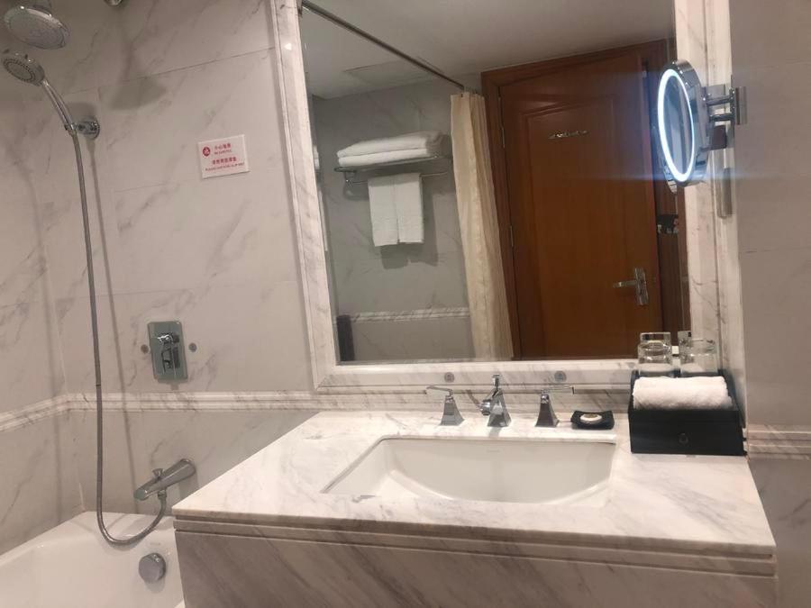 Guangzhou Yuehai Hotel Exterior photo